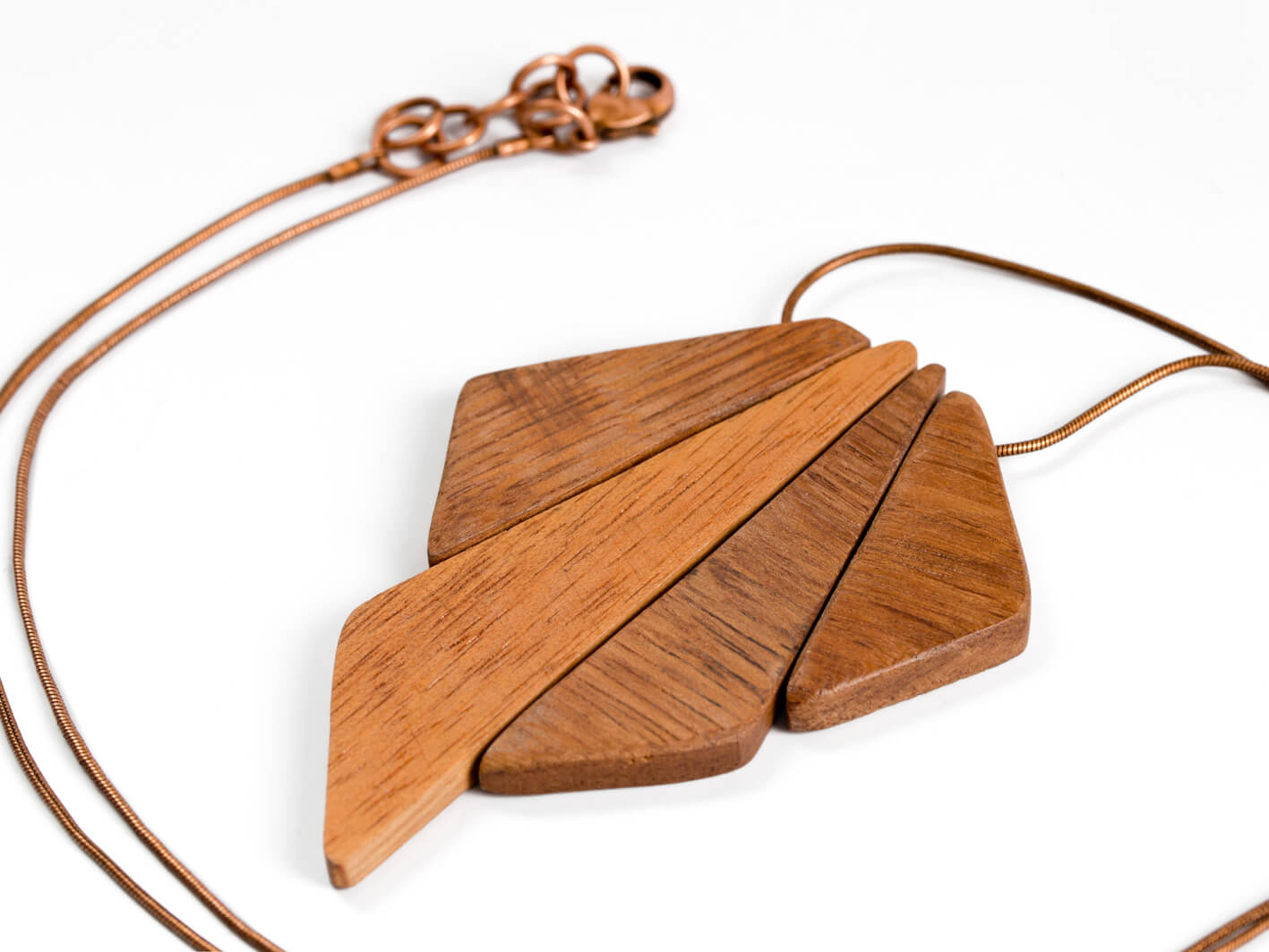 DUTRA ORNAMENTOS / BRILHART STRASS - Aviamentos