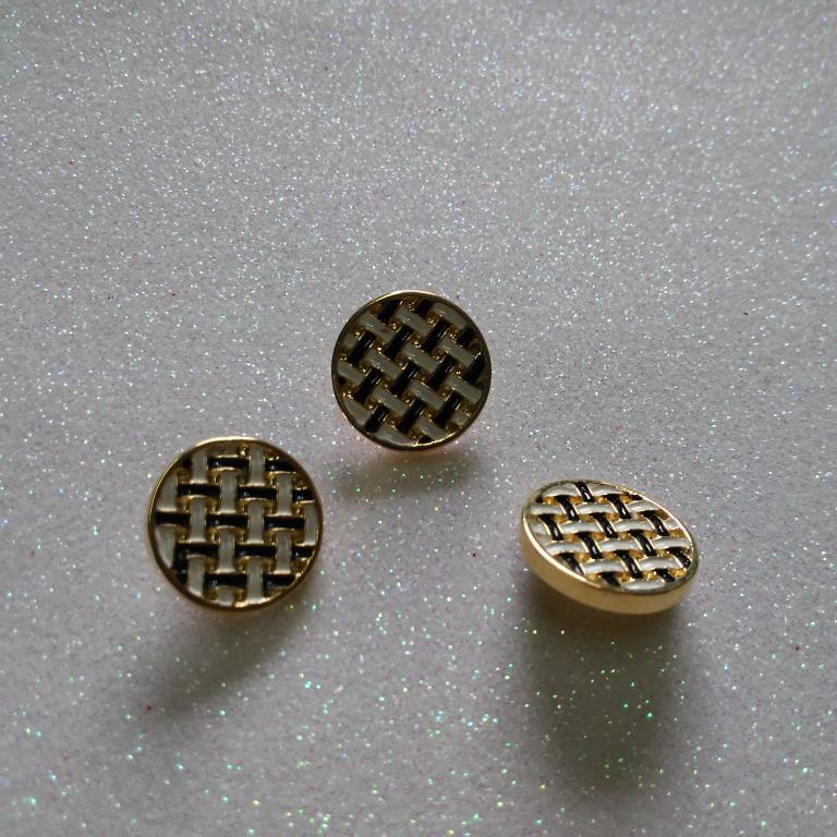 Nipesi Metais - Trimmings