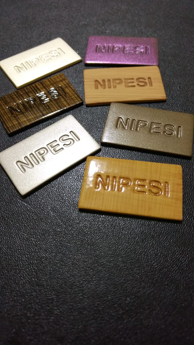 Nipesi Metais - Trimmings